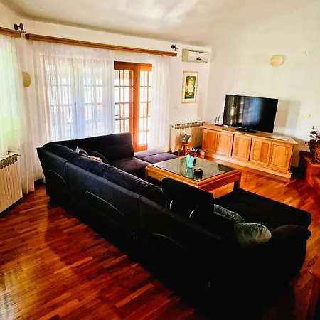 Lux D'or Apartman *